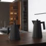 Електрическа кана Plissé 1,7л черен Alessi | BaseiniBG